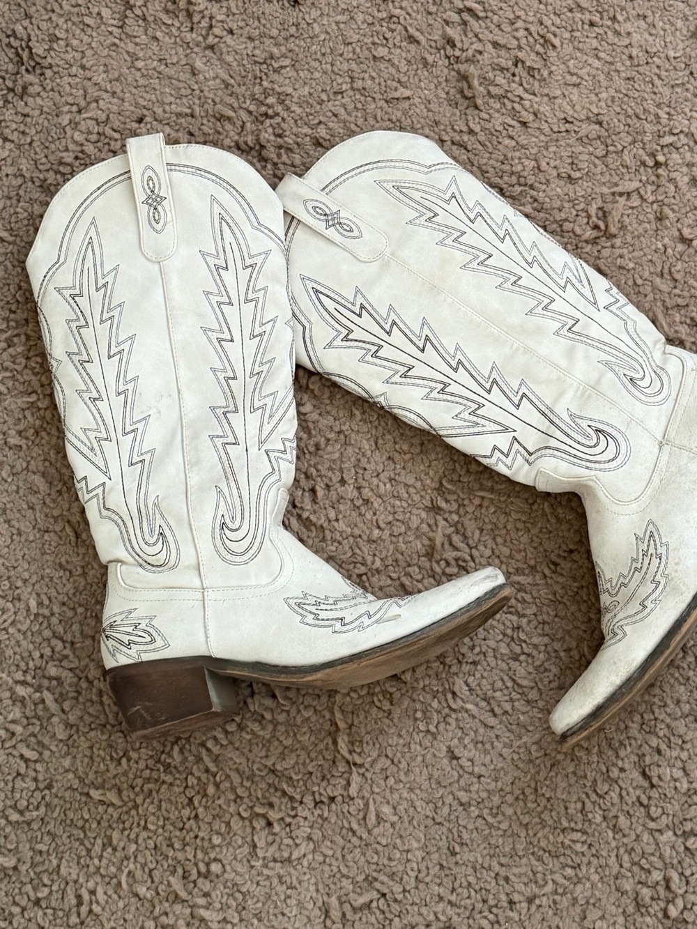 Forever 21 White Embroidered Western Heeled Boots - Picture 1 of 5